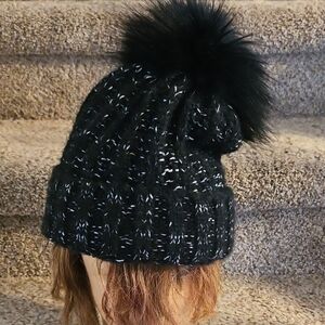 KYI KYI Black White Spec Fluffy Pom Pom Beanie Hat One Size
